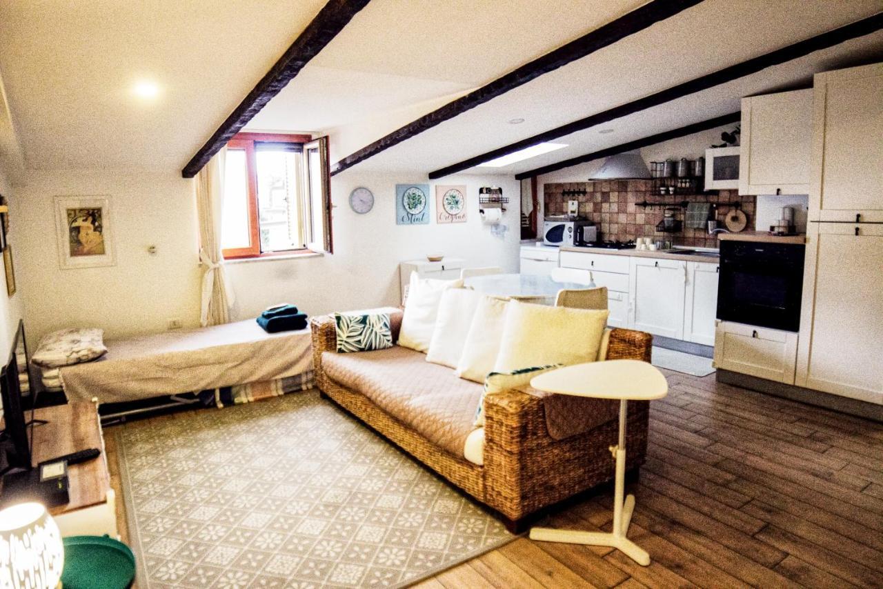 Lavinia's Sweet Holiday home